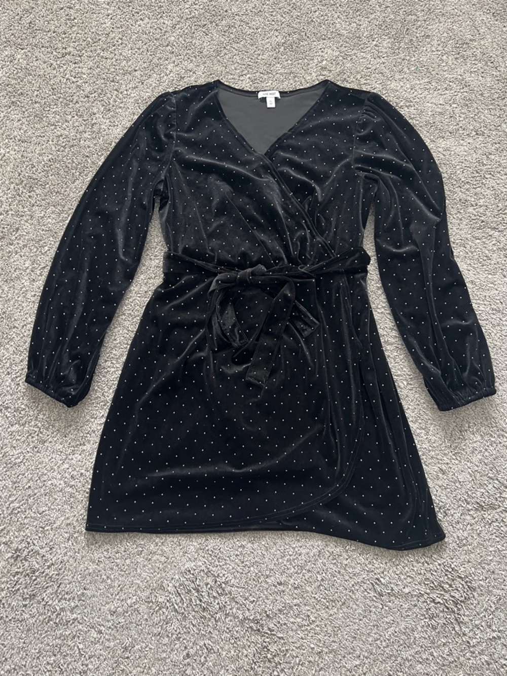 Nine West Faux Wrap Dress Black Velour w/ Tiny Silver Beads & Tie Belt - Size XL - Picture 4 of 13
